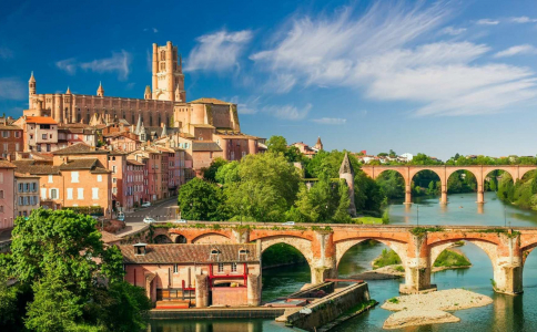 Ceļojums uz Tulūzu Francijā Maija brīvdienās ar FlyMeAway